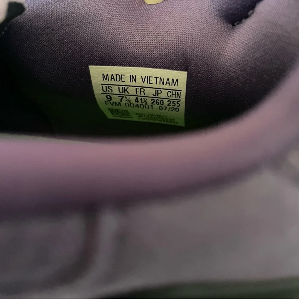 ADIDAS day jogger shoes - Picture 9 of 9